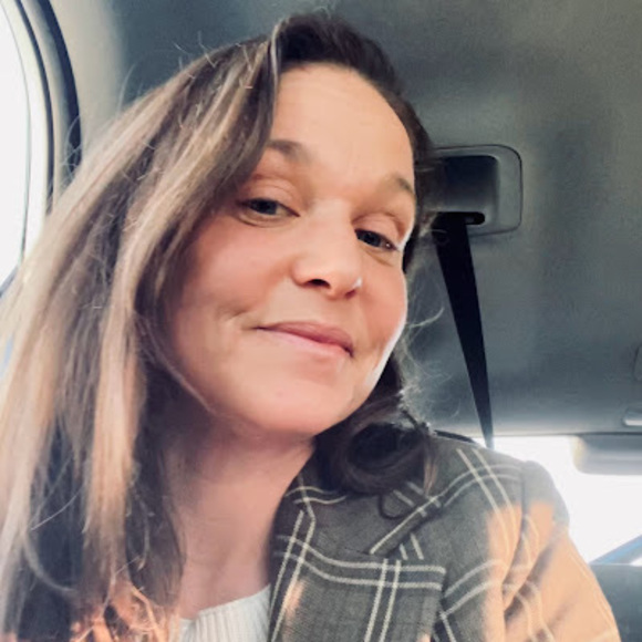 Meet your Posher, Jessica - Picture 1 of 1